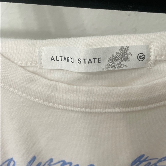 Altar'd State White Tee with Blue Design - Picture 2 of 3
